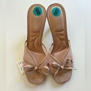 NWT CL by LAUNDRY Woman Mesh Suede Sandals, Bow, 2.75 Inches Heels, Size 8